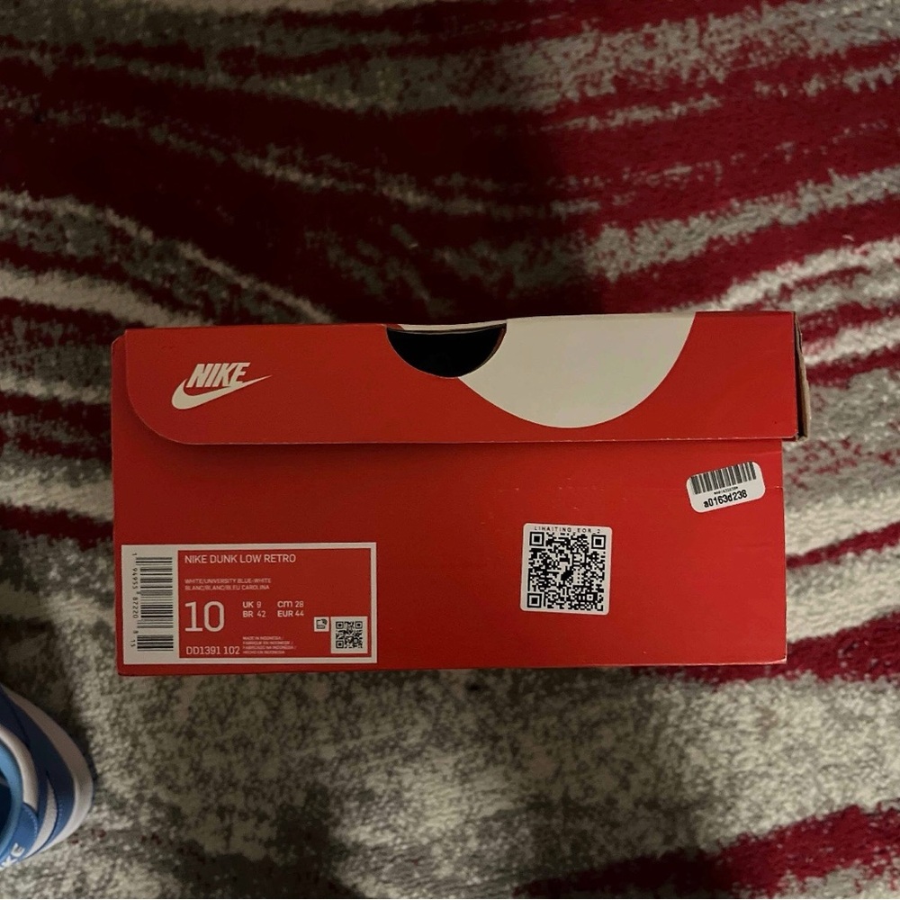 Nike Unc Dunks - image 6